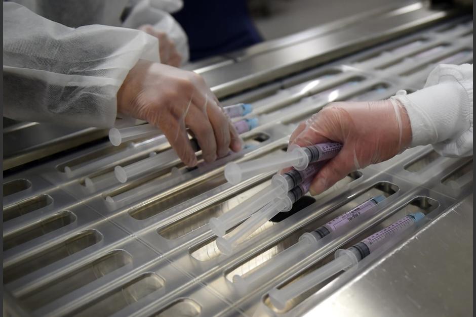 En Europa prevén dar inicio a la distribución de la vacuna contra el nuevo coronavirus en enero de 2021. (Foto: AFP)&nbsp;