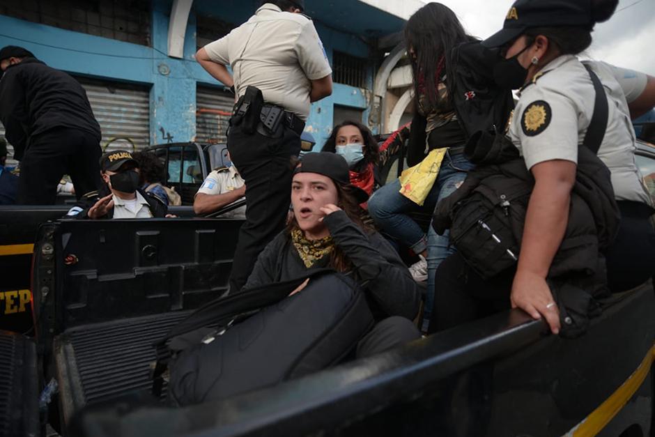 Melissa Mencos documentaba las protestas cuando fue detenida (Fotografía: Wilder López / Soy502)