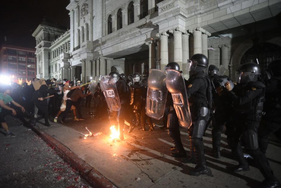 El incidente se inició frente al Palacio Nacional de la Cultura. (Foto: Wilder López/Soy502)