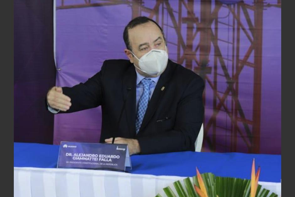 El presidente Alejandro Giammattei reapareció en público después de 18 días de aislamiento por el Covid-19. (Foto: Presidencia)