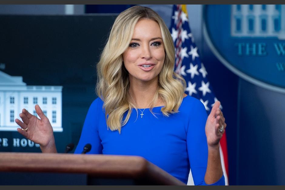 La portavoz de la Casa Blanca, Kayleigh McEnany, anunció que dio positivo al Covid19. (Foto: AFP)&nbsp;