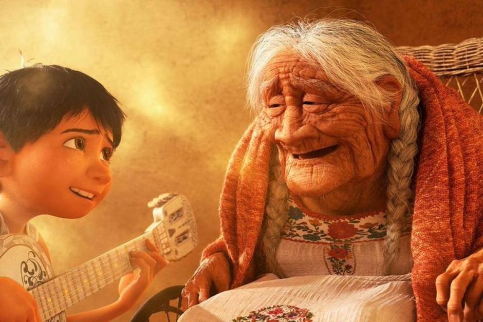 El pequeño se hizo viral &nbsp;al dedicar "Recuérdame" de Coco a su isabuelita de 99 años. (Foto: Disney)