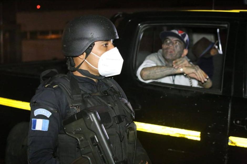 Rudy Francisco Alfaro Orozco alias El Smurf durante su trasladado de prisión. (Foto: Ministerio de Gobernación)&nbsp;