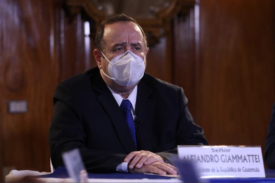 Giammattei le pidió a la población que mantenga las medidas de prevención para evitar contagios de Covid-19. (Foto: Gobierno de Guatemala)