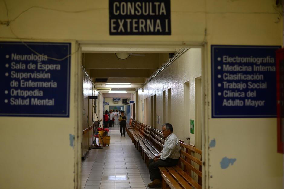 El presidente Alejandro Giammattei afirma&nbsp;que han encontrado varios centros asistenciales en completo abandono. (Foto: Archivo/Soy502)