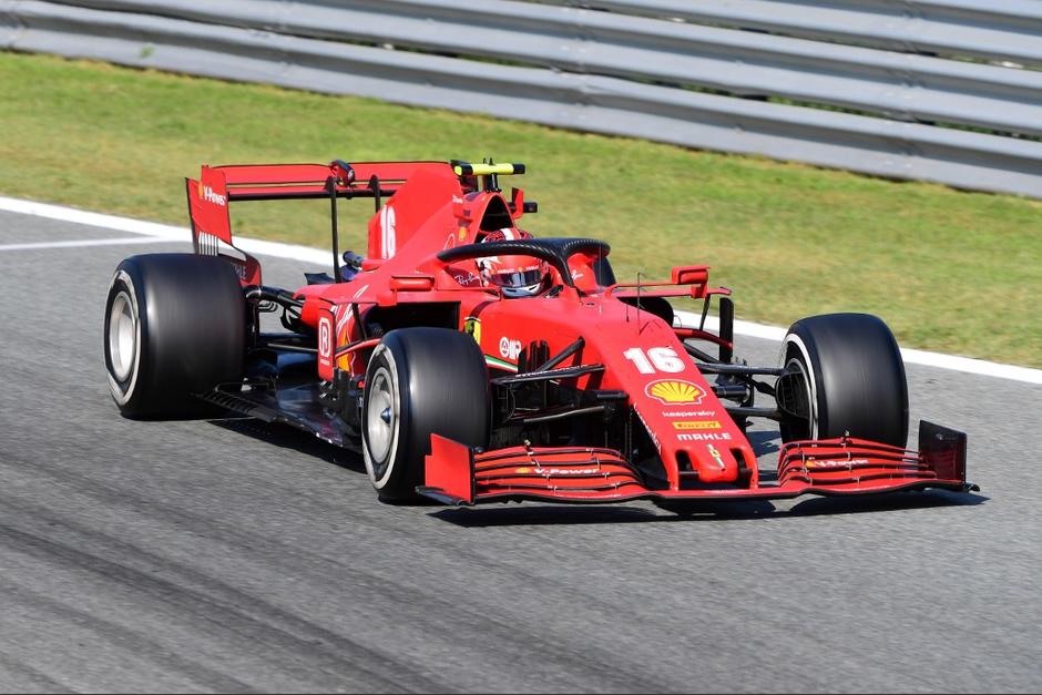 Charles&nbsp;Leclerc sufrió un accidente este domingo tras perder el control en la competición del Gran Premio de Italia de Fórmula 1. (Foto: AFP)