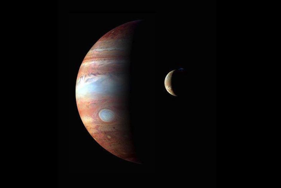 El telescopio Hubble tomó la foto más clara de Júpiter y su luna. (Foto: NASA)