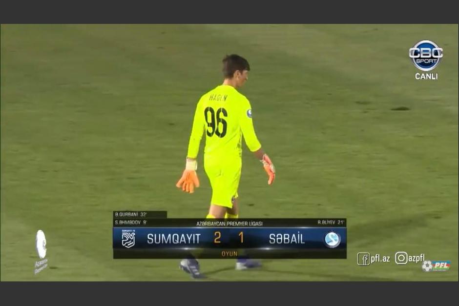 El portero fue titular en su segundo partido pero su equipo cayó por dos goles. (Foto: captura video)&nbsp;