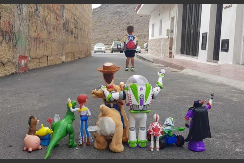 No es la primera vez que los juguetes de "Toy Story" protagonizan fotografías virales. (Foto: Instragram)