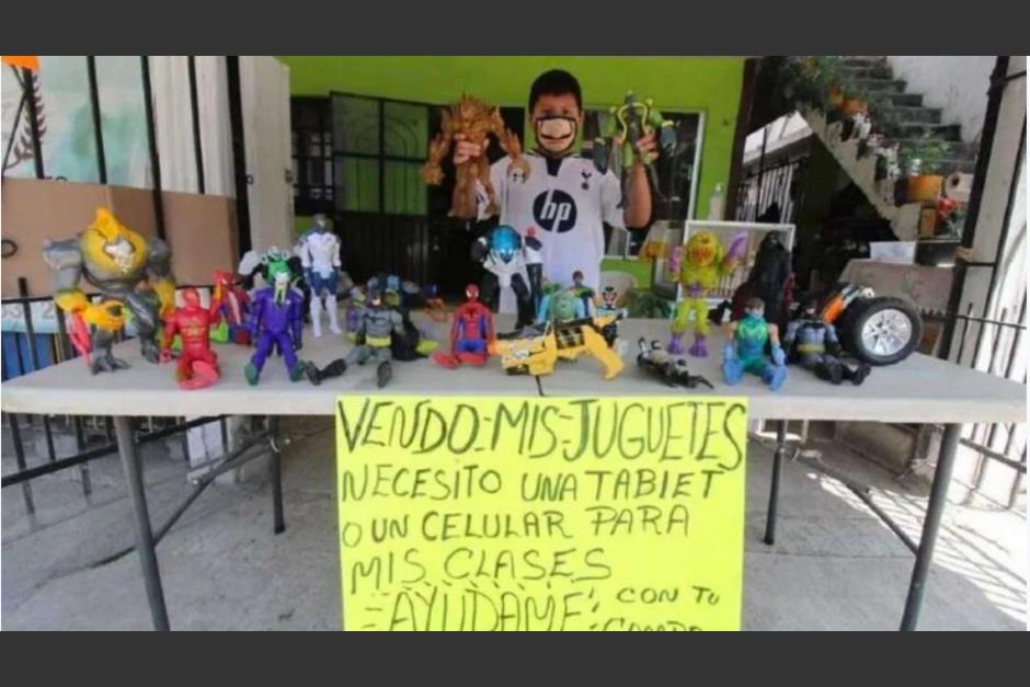 Mario no quiere perder sus clases y puso a la venta sus juguetes para comprarse una tablet. (Foto: Noticieros Televisa)