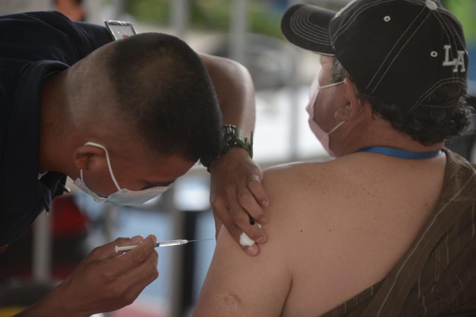 El Ministerio de Salud aún no tiene fecha para iniciar la segunda fase de vacunación. (Foto: Wilder López/Soy502)