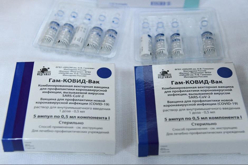 La vacuna rusa será producida en Argentina a partir de junio. (Foto: AFP)