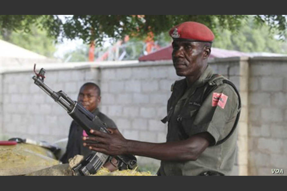 Ataque armado y secuestros de universitarios nigerianos costera a la población de ese país. (Foto: Voz de América)