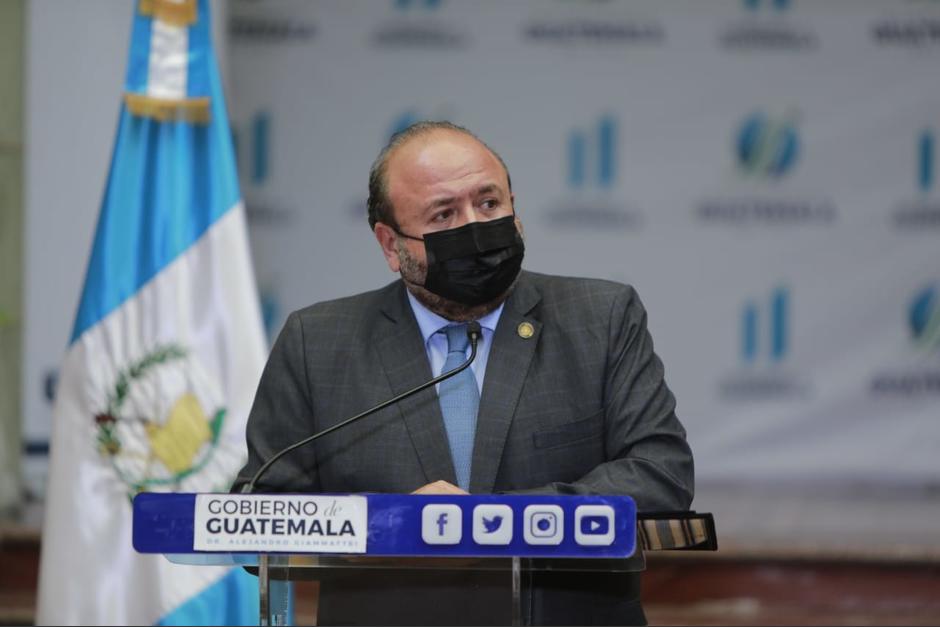 El ministro de Economía, Antonio Malouf, participó en una conferencia de prensa al concluir la reunión de Gabinete de Reconstrucción. (Foto: AGN)