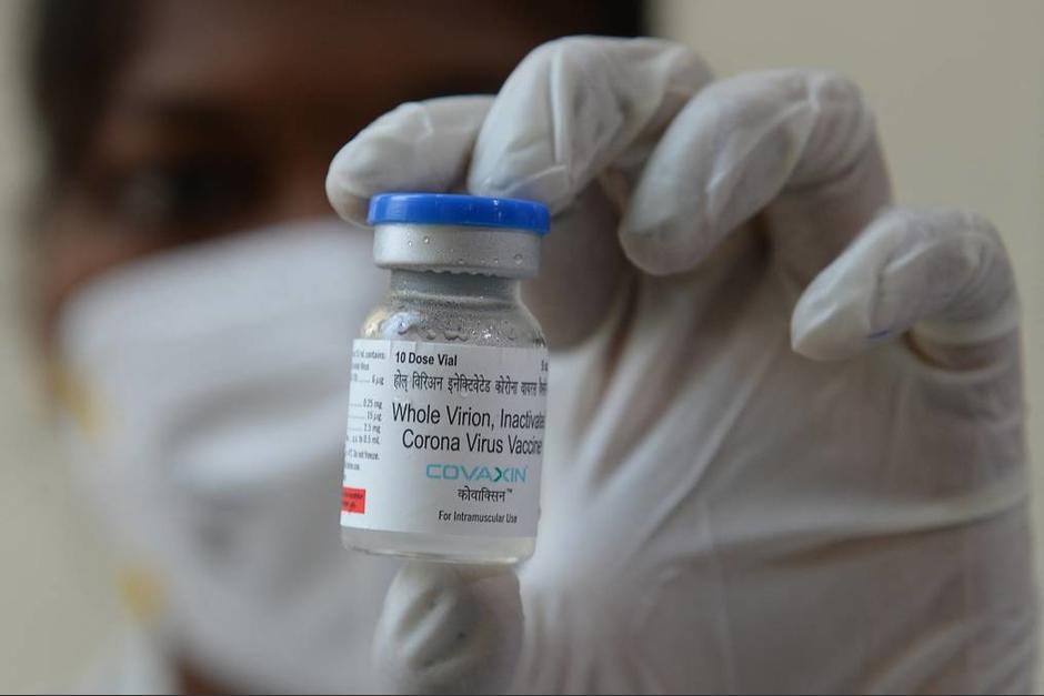 India se está quedando sin vacunas para combatir el Covid-19, a pesar de ser uno de los máximos compradores de la dosis. (Foto: AFP)