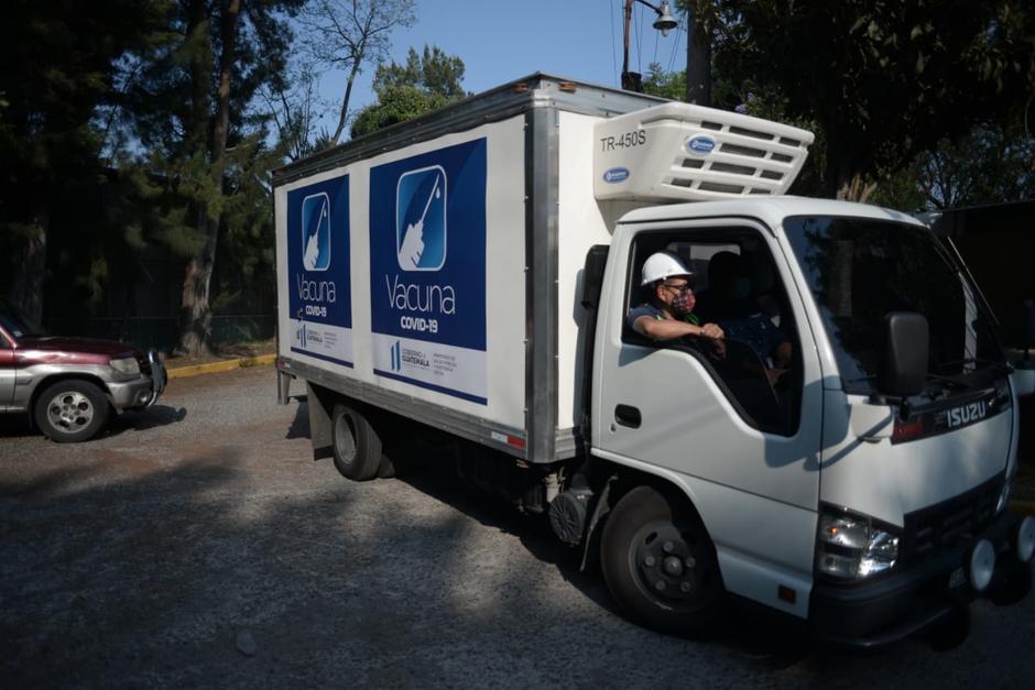 Este jueves ingresaron 321,600 dosis de vacunas a Guatemala. (Foto: Wilder López/Soy502)