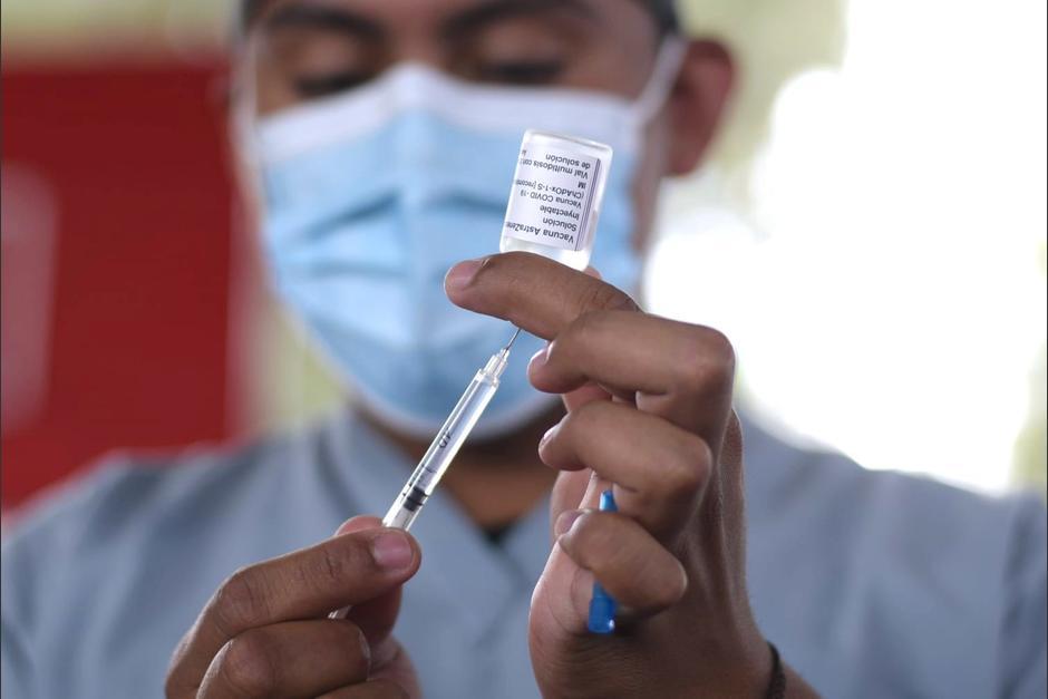 Decenas de personas han manifestado su rechazo al Gobierno por la falta de vacunas contra el Covid-19 en Guatemala. (Foto: Archivo/Soy502)
