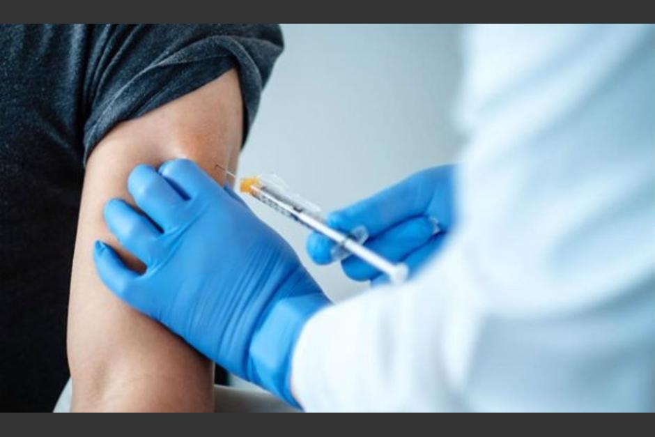 La vacuna Pfizer como cualquier otro fármaco puede presentar diferentes reacciones secundarias. (Foto: Shutterstock)