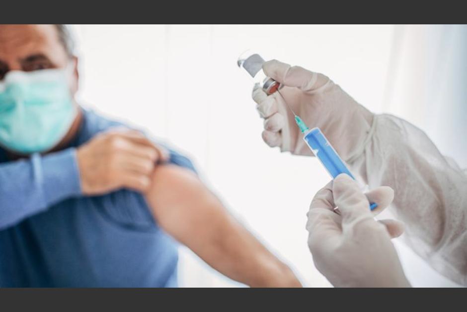 Especialistas recomiendan esperar para recibir alguna vacuna para cuando una persona se ha contagiado de Covid-19.&nbsp; &nbsp;(Foto: Getty Images)&nbsp;