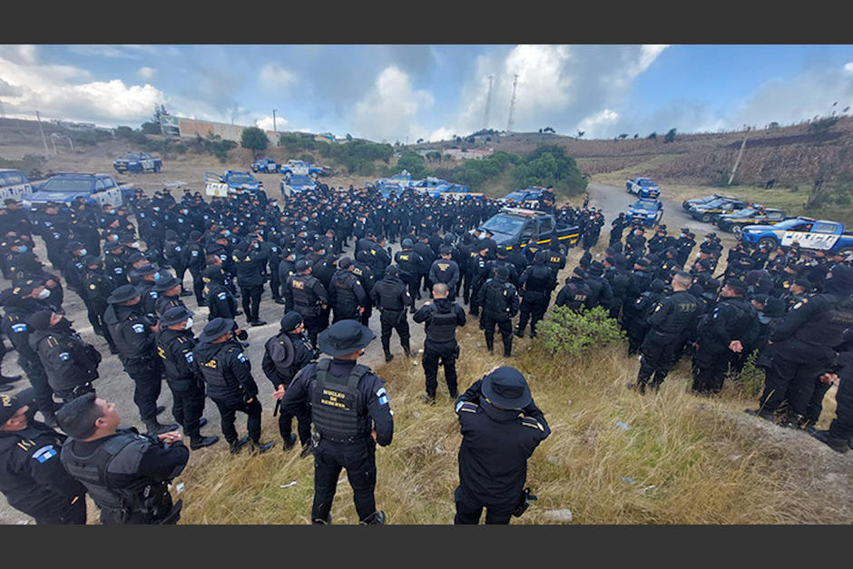 Un fuerte contingente policial fue desplegado en Nahualá, Sololá, desde el sábado 18 de diciembre. (Foto: PNC)