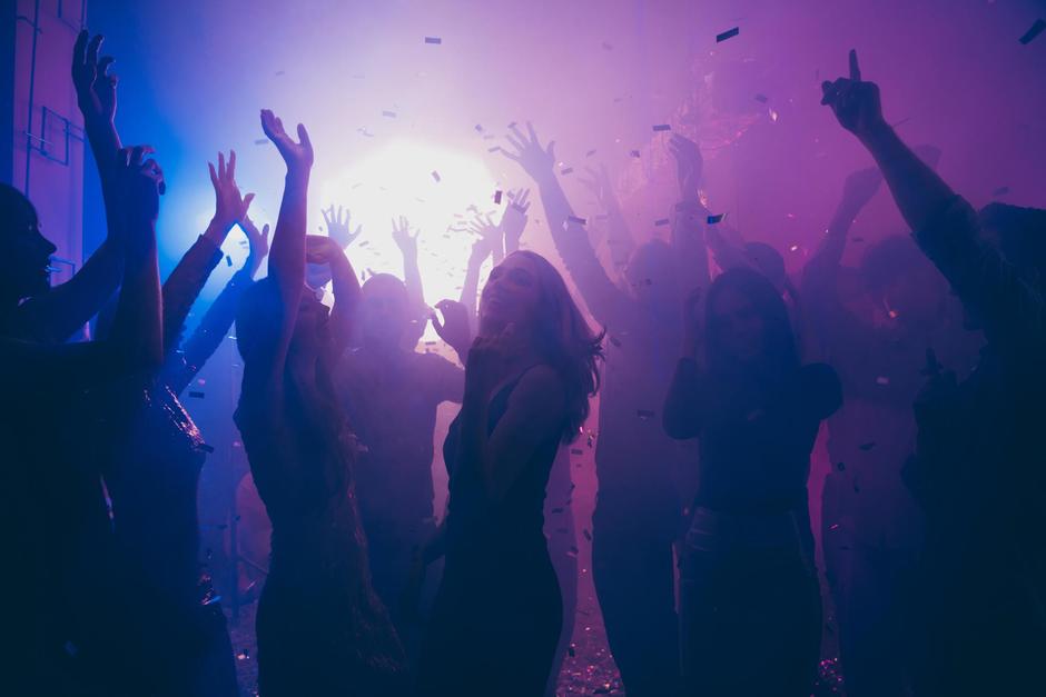 Una fiesta masiva en Quiché se realizó sin medidas sanitarias por el Covid-19. (Imagen con fines ilustrativos. Foto: Shutterstock)