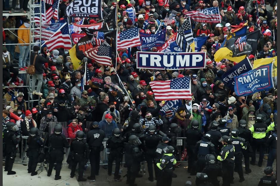 Cientos de personas salieron a manifestar en EE.UU. a favor de Donald Trump y contra Joe Biden. (Foto: AFP)