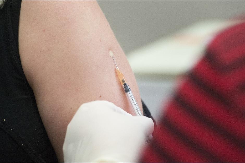 El Gobierno tiene previsto iniciar la vacunación a finales de febrero. (Foto: AFP)
