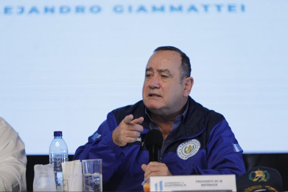 El presidente Alejandro Giammattei viajó a Concepción Chiquirichapa, Quetzaltenango, donde se reunió con gobernadores y alcaldes. (Foto: Presidencia)