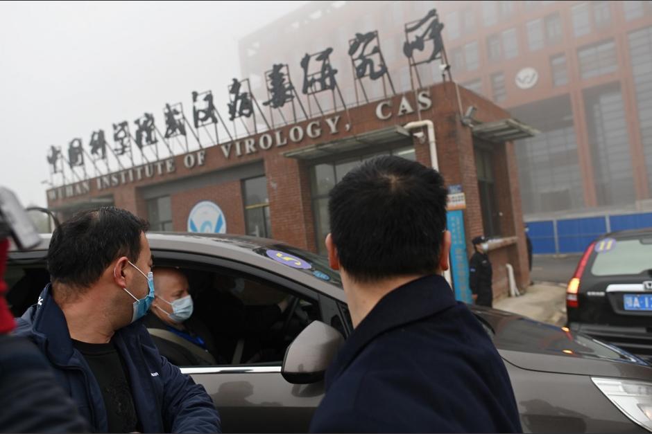 Delegados de la OMS visitaron el laboratorio de Wuhan de donde se sospecha surgió el Covid-19. (Foto: AFP)