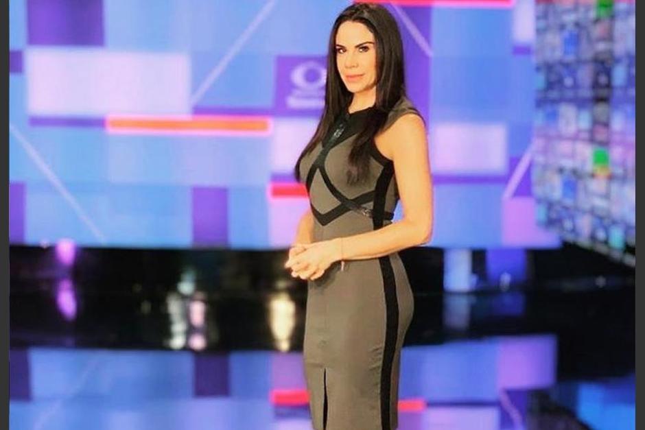 La presentadora de noticias se disculpó con su audiencia al estornudar en vivo y no lograr cubrirse correctamente. (Foto: Instagram/Paola Rojas)