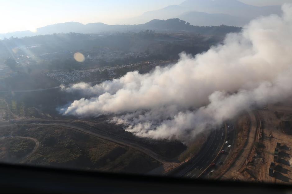 El humo ha llegado a varios municipios del departamento de Guatemala. (Foto: Ejército de Guatemala)