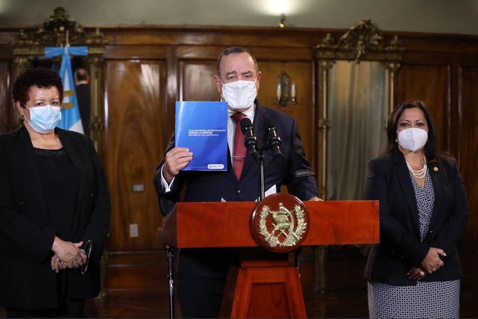 El presidente Alejandro Giammattei presentó el plan de vacunación. (Foto: Presidencia)