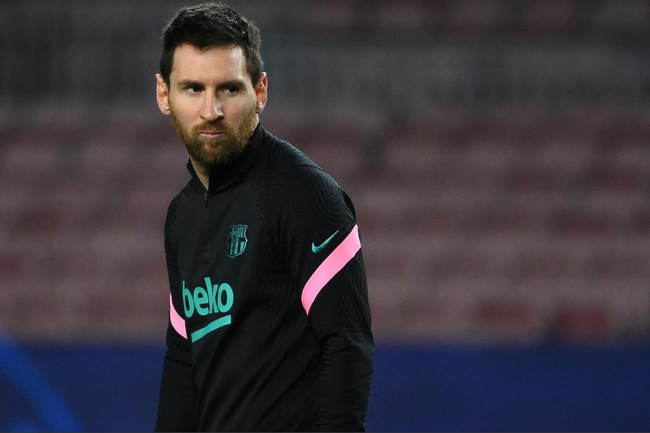 Lionel Messi terminó el juego con desilusión y molesto con sus compañeros en defensa. (Foto: AFP)