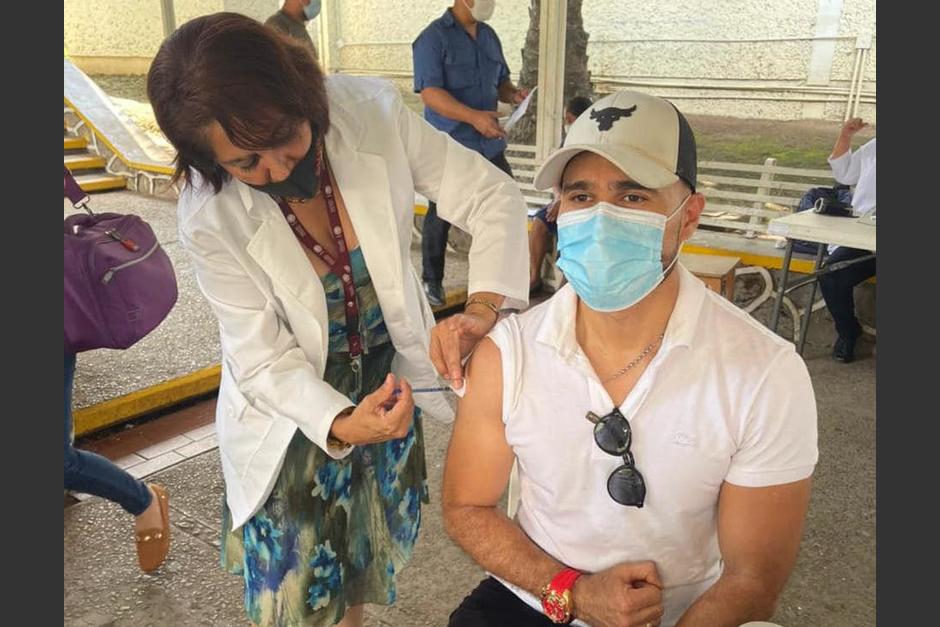 El alcalde de Mixco prefirió viajar a México para obtener la vacuna contra el Covid-19. (Foto: Neto Bran)