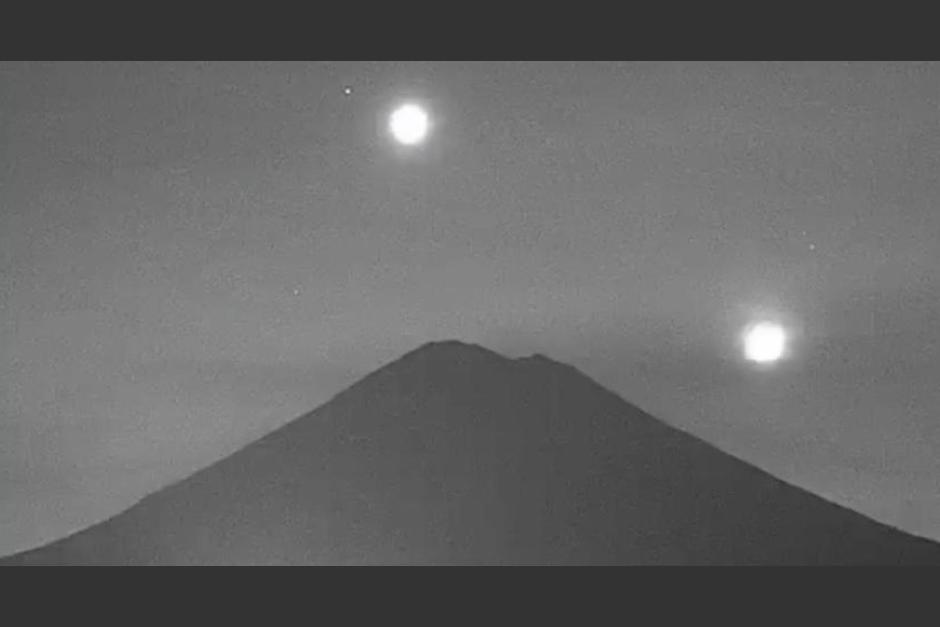 La Luna, Venus y Marte se juntan y sobrevuelan el cráter del segundo volcán más grande de México. (Foto: captura de pantalla)