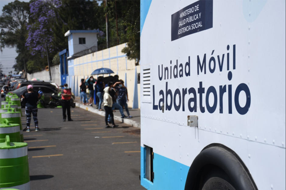 Cientos de guatemaltecos se hacen la prueba todos los días para confirmar o descartar Covid-19. (Foto: Ministerio de Salud)&nbsp;