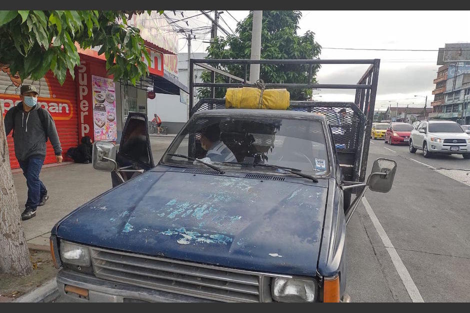 Dos hombres fueron capturados después de que robaran un vehículo de fletes en la avenida Bolívar. (Foto: Cortesía)