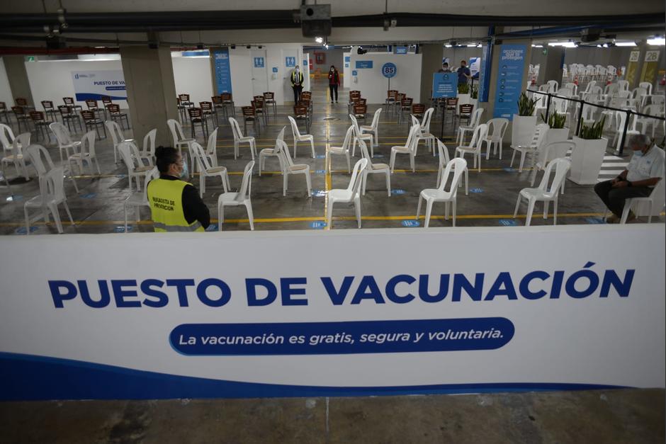 Los centros comerciales de Miraflores y Naranjo Mall serán centros de vacunación a partir de este miércoles 28 julio. (Foto: Wilder López/Soy502)