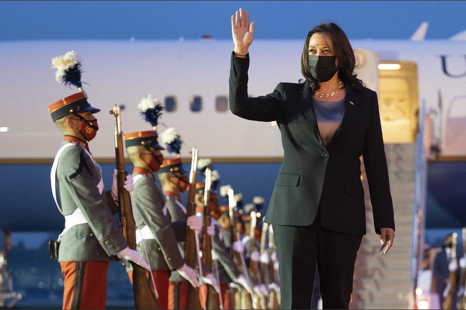 Kamala Harris, vicepresidenta de Estados Unidos, arribó a Guatemala la noche del domingo. (Foto: AFP)&nbsp;