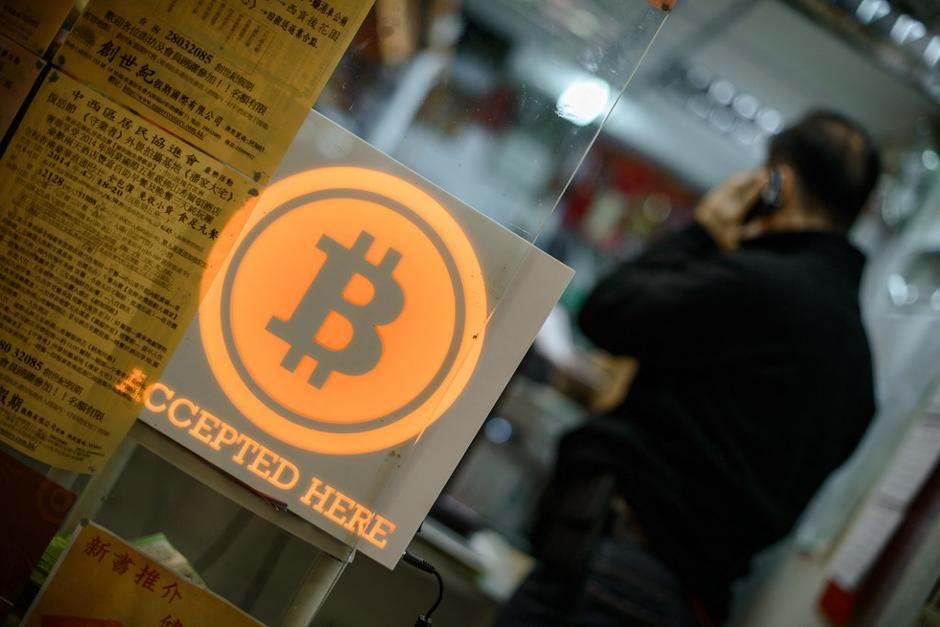 El precio del bitcoin ha sido volátil este año. (Foto: AFP)