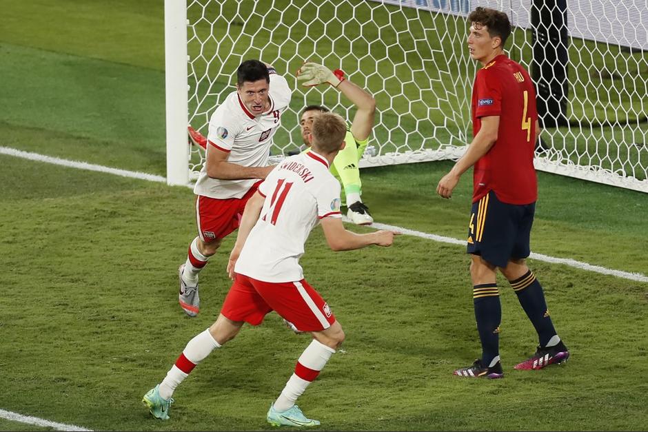 Lewandowski anotó el gol del empate para Polonia. (Foto: AFP)