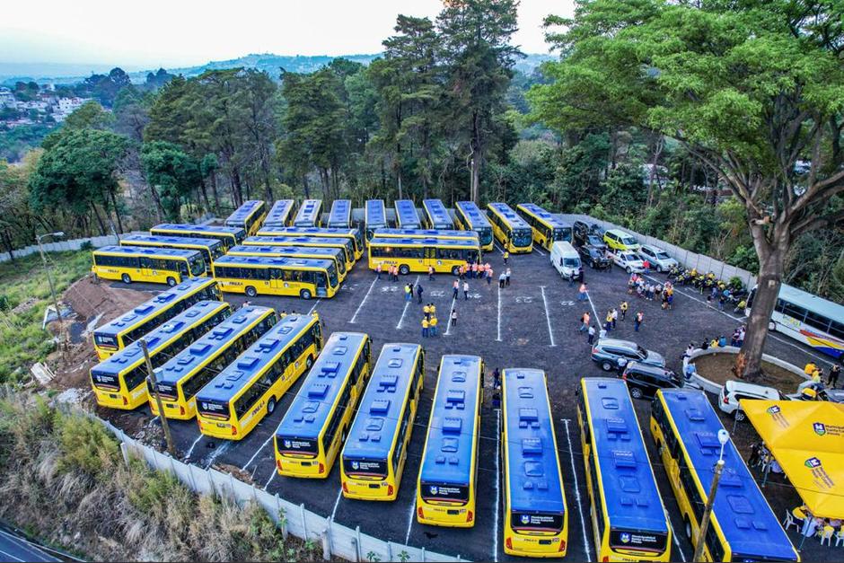Los autobuses se movilizaron de Santo Tomás de Castilla hacia Santa Catarina Pinula este fin de semana. (Foto: Muni Santa Catarina Pinula)