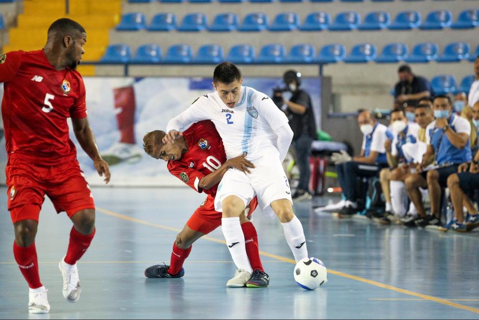 Guatemala y Panamá lucharon con garra en el juego del tercer puesto. (Foto: Fedefut)