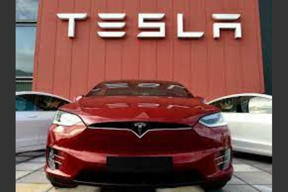 La denuncia fue contra una fábrica de Tesla en California. (Foto: AFP)