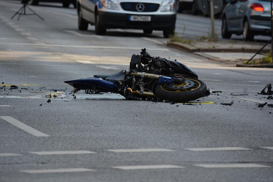 El percance fue atendido por Bomberos Municipales y trasladaron a dos personas a un hospital con graves heridas. (Foto: Pixabay)