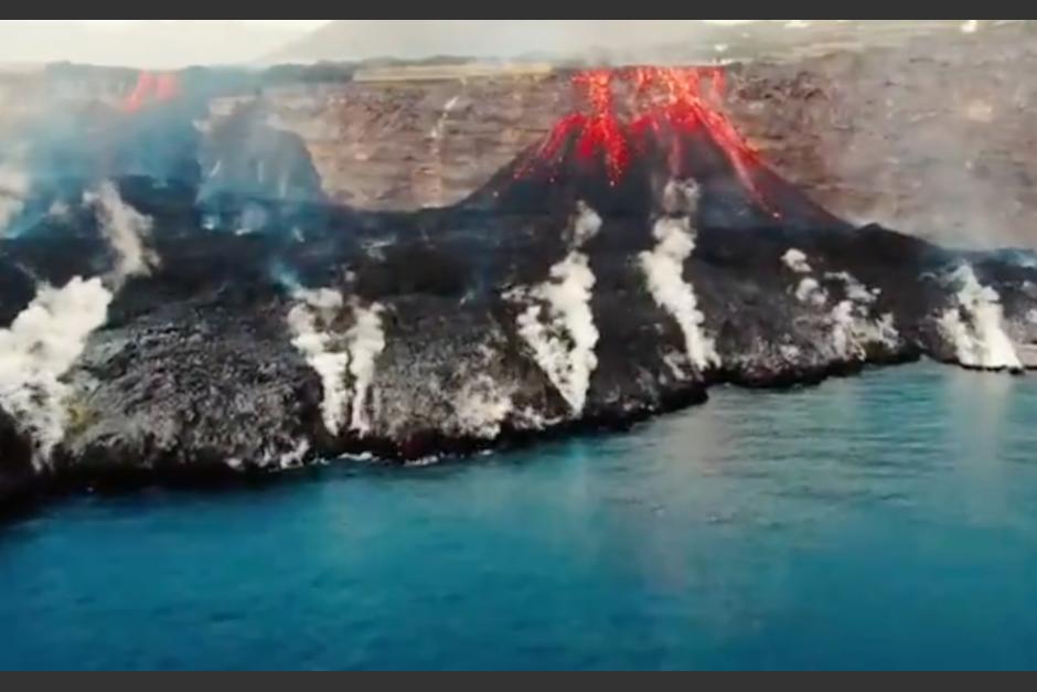 El recorrido de la lava es largo y ha formado un delta para llegar al mar. (Foto: Captura de pantalla)