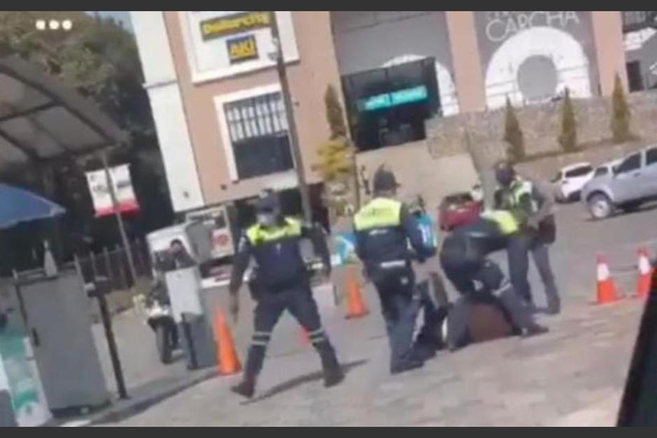 Capturan a tres exagentes de la PMT que golpearon a un hombre en la vía pública en junio pasado. (Foto: captura de video)