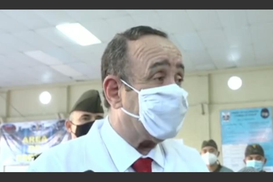 El presidente Alejandro Giammattei indicó que tiene tranquila su mente e investiguen lo que quieran. (Foto: Captura de video)