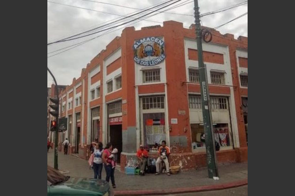 El almacén Los Dos Leones cerrará sus puertas después de 141 años de atender a los guatemaltecos. (Foto: Cortesía)