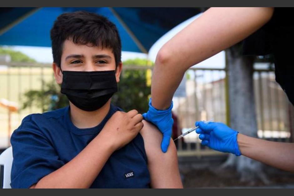 Los niños mayores de 12 y hasta de 6 años ya están siendo vacunados en otros países. (Foto: AFP)